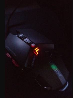 обзор LUOM G50 Programmable 10 Button Professional Mechanical Gaming Mouse - unboxing (распаковка) - фотография с подсветкой 1